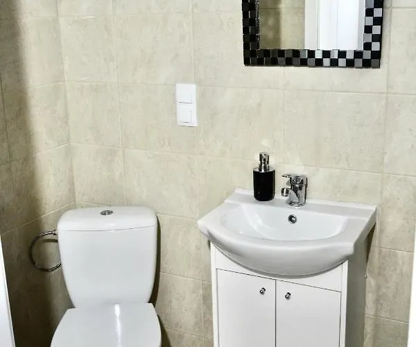 Angel Taczaka 公寓